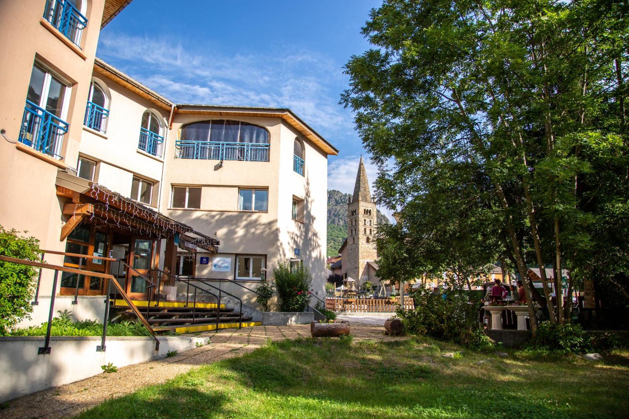 Hotel Le Rabuons Saint-Étienne-de-Tinée Exteriér fotografie